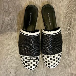 super sick leather woven checkerboard mules 🖤🤍